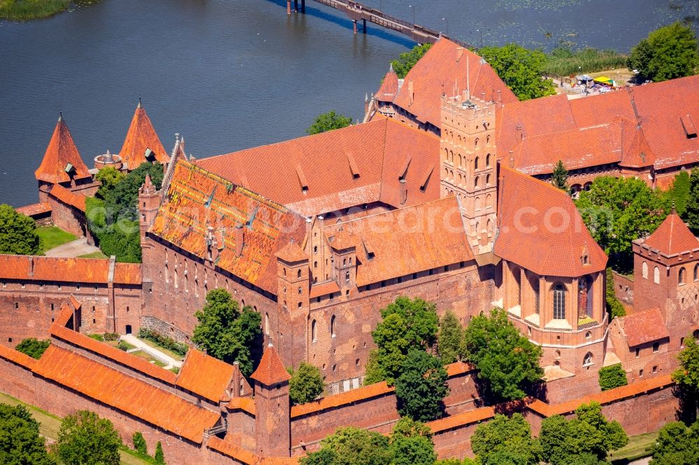 Aerial photograph Malbork Marienburg - Fortress of Ordensburg Marienburg in Malbork Marienburg in Pomorskie, Poland