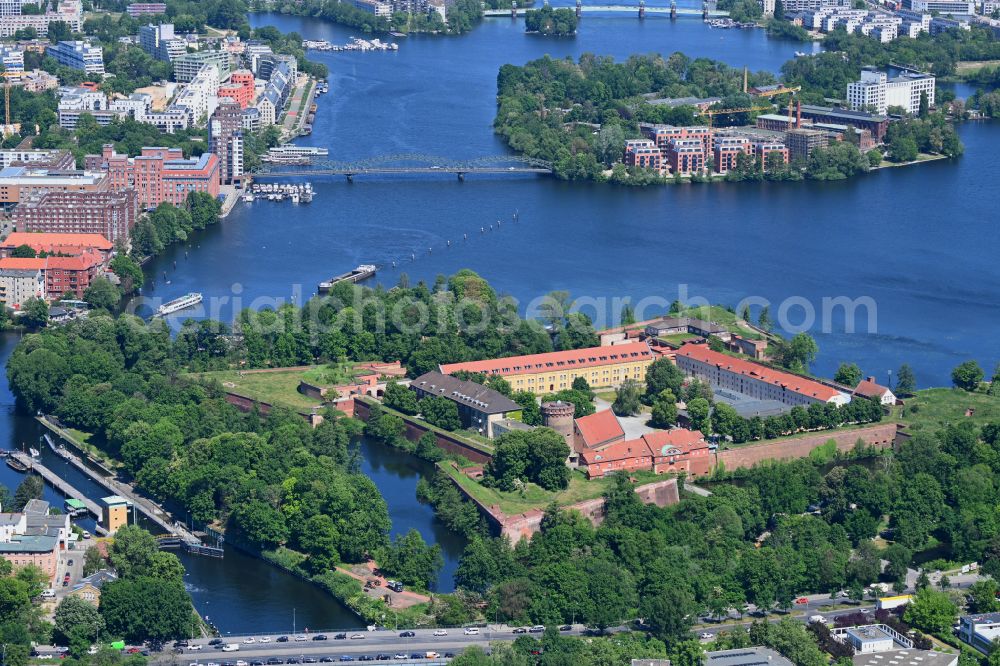 Aerial photograph Berlin - Fortress complex Zitadelle Spandau with a star-shaped park on the Juliusturm in the district Haselhorst in Berlin, Germany