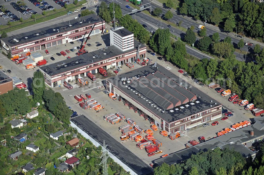 Aerial image Berlin - Wedding - Das Gelände der Berufsfeuerwache Charlottenburg-Nord mit dem Technischen Dienst I und Werkstatt. The site of the Fire Station Charlottenburg-Nord with the technical service I and workshop.