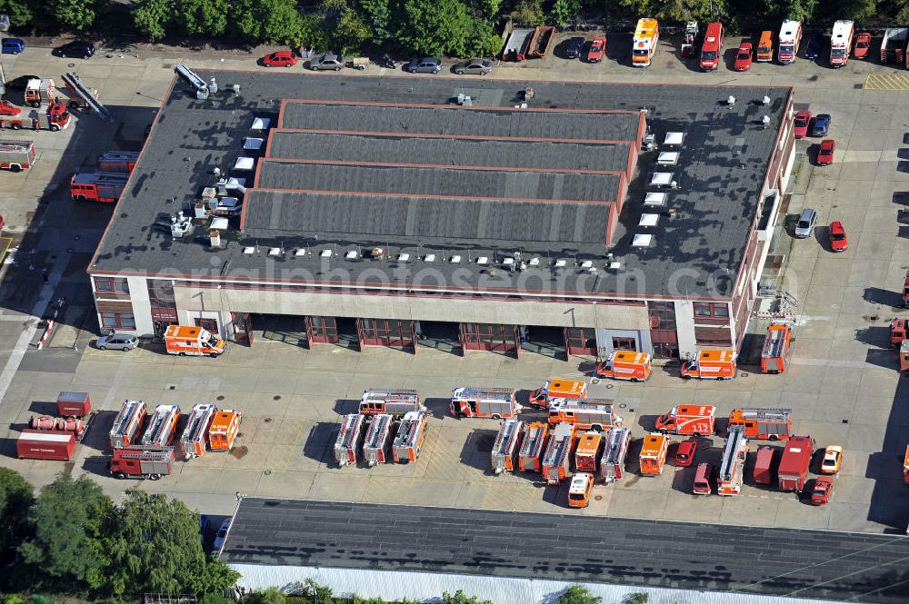 Aerial image Berlin - Wedding - Das Gelände der Berufsfeuerwache Charlottenburg-Nord mit dem Technischen Dienst I und Werkstatt. The site of the Fire Station Charlottenburg-Nord with the technical service I and workshop.