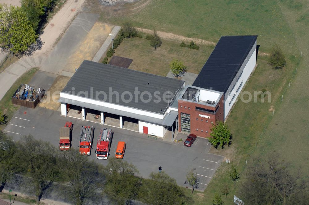 Aerial photograph WERNEUCHEN - Blick auf die moderniserte Feuerwache der Freiwilligen Feuerwehr Werneuchen an der Wesendahler Strasse 8a in 16356 Werneuchen. Die 1899 gegründete Feuerwache ist eine der ältesten freiwilligen Feuerwachen in Brandenburg und feiert vom 19. bis 24. Juni 2009 Ihr einhundertjähriges Bestehen.