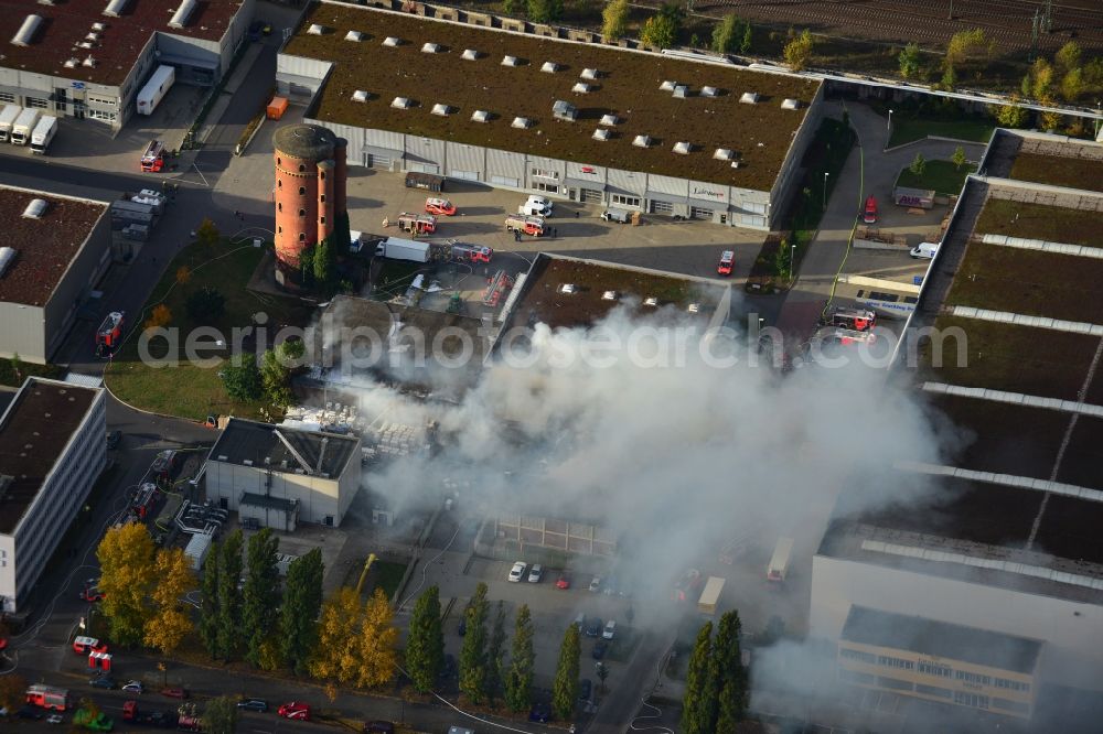 Aerial photograph Berlin - Fire - use to control a large - fire in a warehouse in the industrial and commercial area to the Gaußstraße in Charlottenburg in Berlin