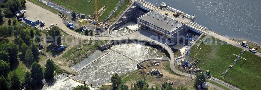 Spremberg from above - Öffnung der Schleusentore an der Talsperre Spremberg. Das kontrollierte Ablaufen der aufgestauten Spree soll größere Überschwemmungen vor allem in Cottbus verhindern. Opening of the flood gates at the Spremberg Reservoir. The controlled drainage of the dammed Spree River is to prevent major floods, particularly in Cottbus.