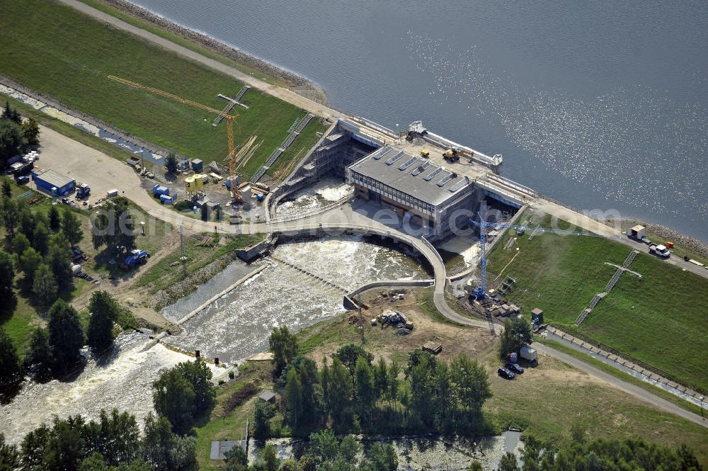 Spremberg from the bird's eye view: Öffnung der Schleusentore an der Talsperre Spremberg. Das kontrollierte Ablaufen der aufgestauten Spree soll größere Überschwemmungen vor allem in Cottbus verhindern. Opening of the flood gates at the Spremberg Reservoir. The controlled drainage of the dammed Spree River is to prevent major floods, particularly in Cottbus.