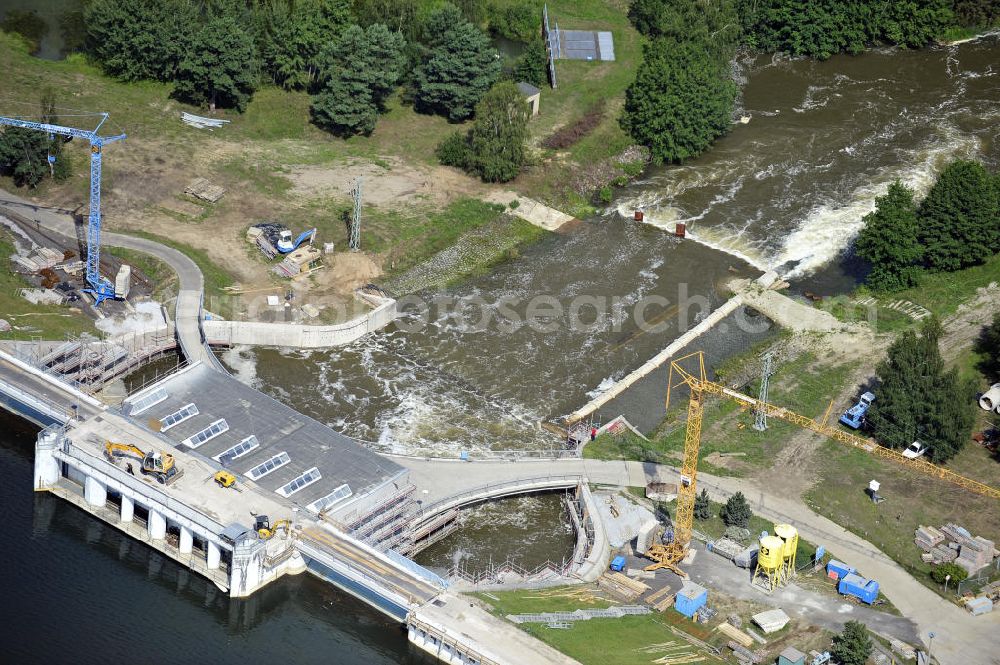 Aerial image Spremberg - Öffnung der Schleusentore an der Talsperre Spremberg. Das kontrollierte Ablaufen der aufgestauten Spree soll größere Überschwemmungen vor allem in Cottbus verhindern. Opening of the flood gates at the Spremberg Reservoir. The controlled drainage of the dammed Spree River is to prevent major floods, particularly in Cottbus.