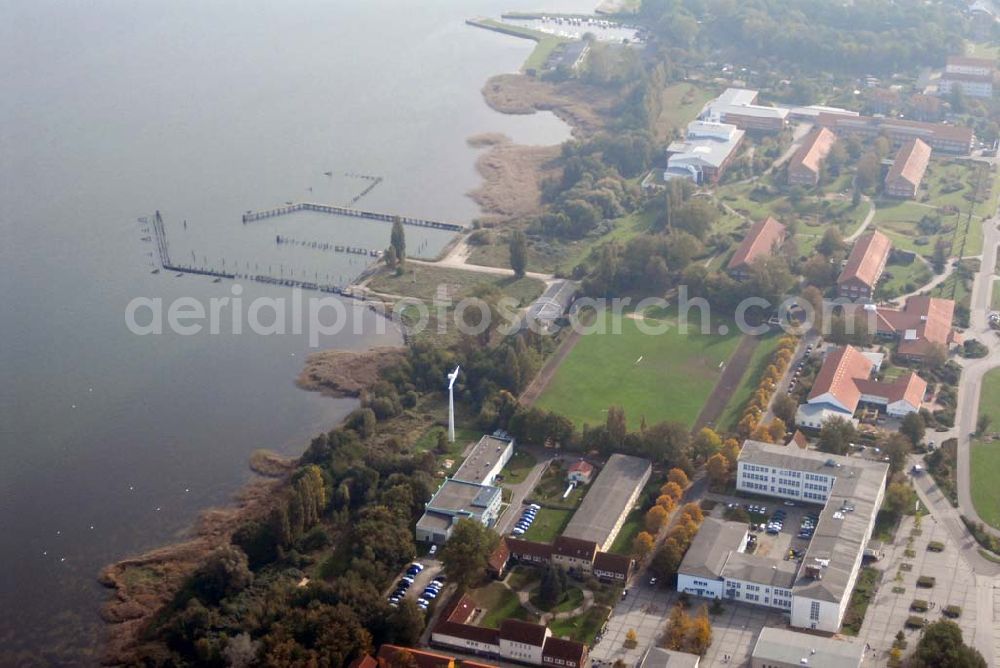 Stralsund from the bird's eye view: Blick auf den Campus der FH Stralsund am Strelasund mit dem Studentendorf Holzhausen, der Bibliothek, dem Sportplatz und diversen Fachbereichen sowie auf die Berufsförderungswerk Stralsund GmbH