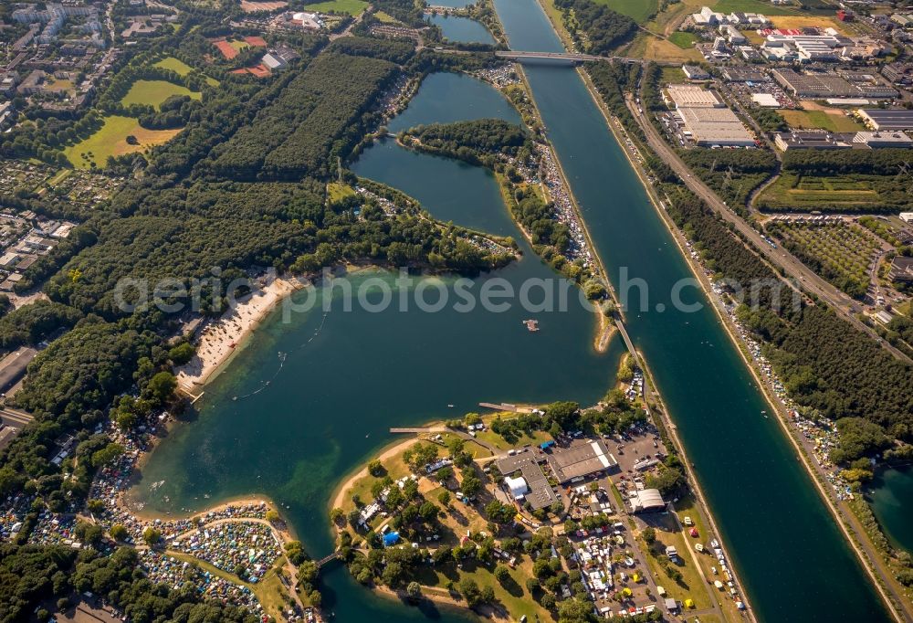 Aerial photograph Köln - View of the lake Fuehlinger See in Cologne in the state North Rhine-Westphalia