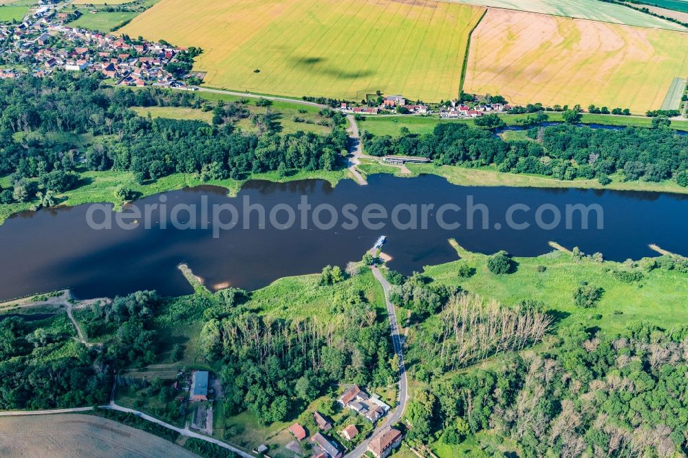 Aerial image Breitenhagen - Ferry port facilities on the Elbe in Alt Tochheim / Breitenhagen in the state Saxony-Anhalt, Germany