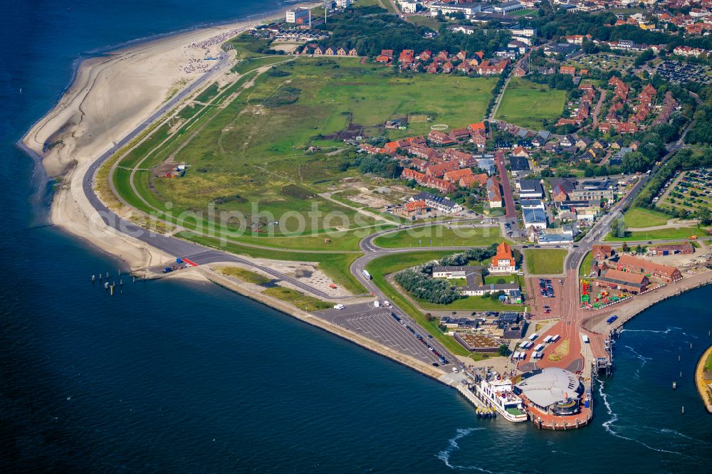 Norderney from the bird's eye view: Faehr- Hafenanlagen an der Meeres- Kueste der Nordseeinsel Norderney Mit den Faehrschiff Frisia III im Bundesland Niedersachsen, Deutschlan