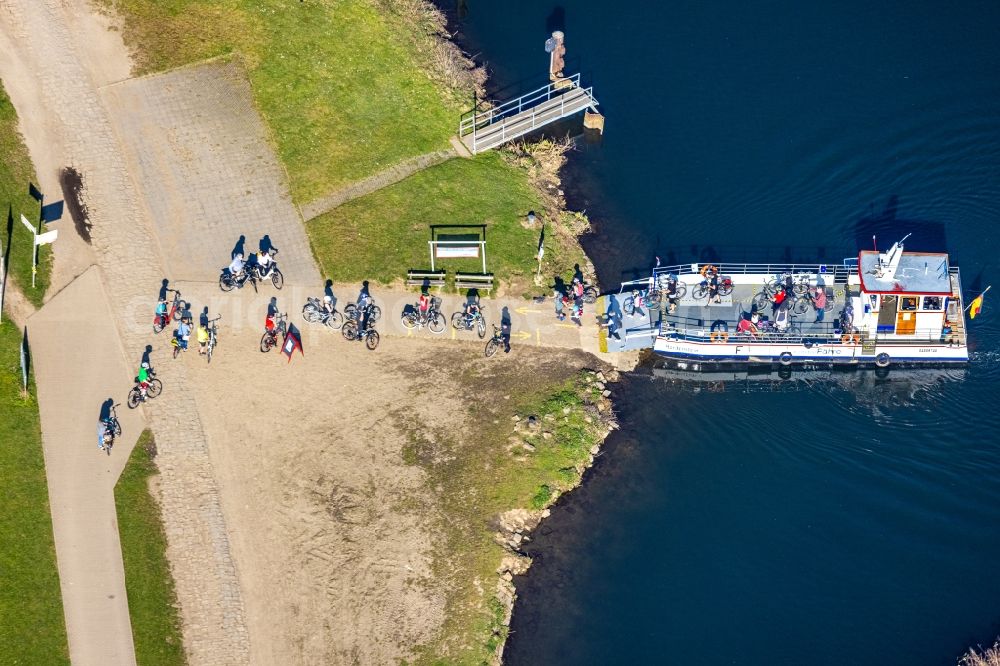 Heven from the bird's eye view: Ferry ship of Ruhr in Heven at Ruhrgebiet in the state North Rhine-Westphalia, Germany