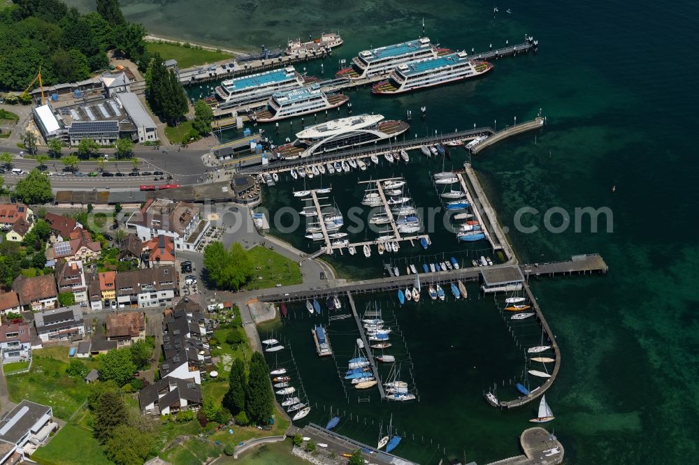 Konstanz from the bird's eye view: Ride a ferry ship Faehrebetrieb Konstanz-Meersburg in the district Staad in Konstanz in the state Baden-Wuerttemberg, Germany