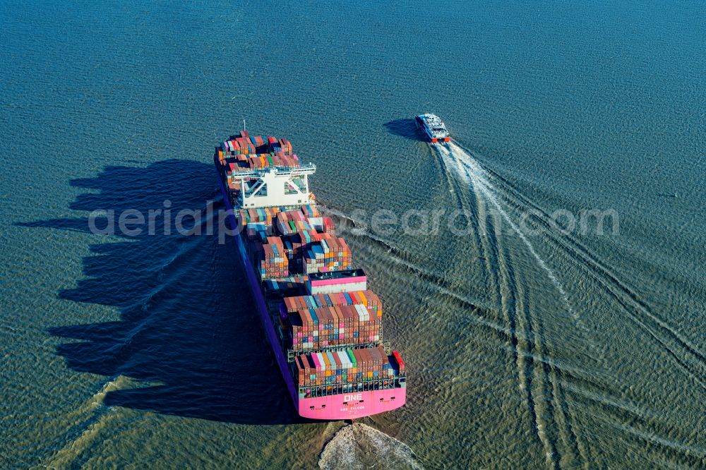 Glückstadt from the bird's eye view: Ferry ship Halunder Jet on the Elbe in Glueckstadt in the state Schleswig-Holstein, Germany