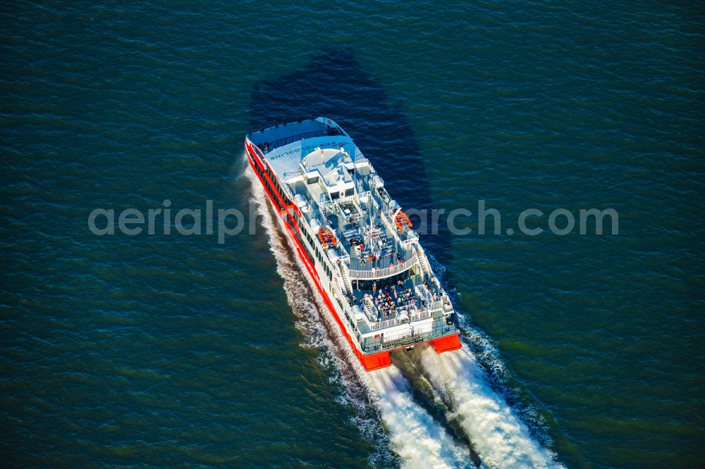 Brokdorf from the bird's eye view: Ferry ship Halunder Jet on the Elbe in Glueckstadt in the state Schleswig-Holstein, Germany