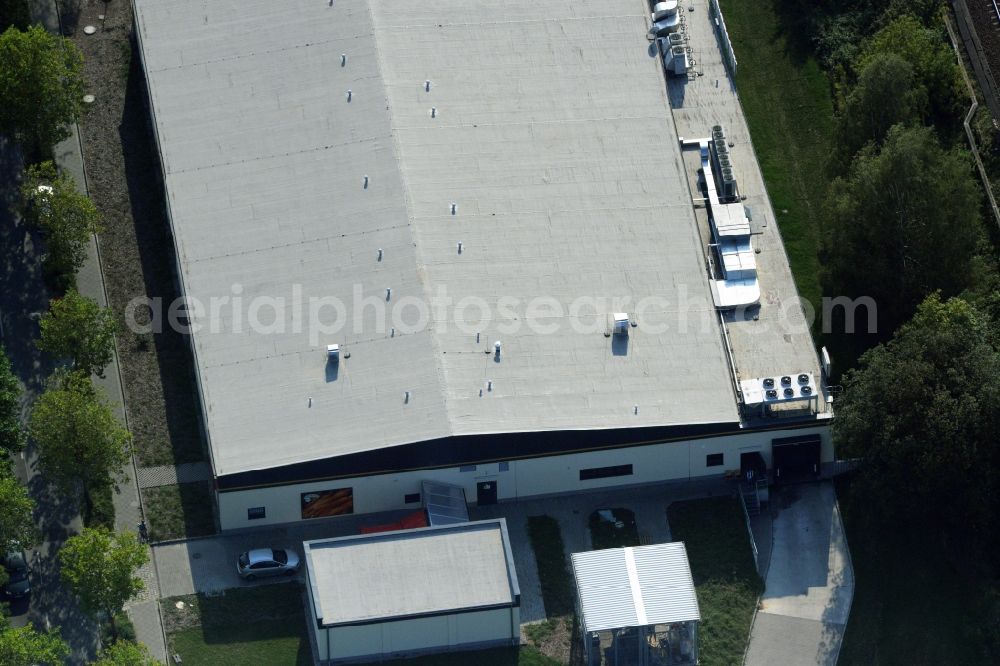 Berlin OT Karow from the bird's eye view: View of a branch of the supermarket Kaiser's Tengelmann in the district of Karow in Berlin