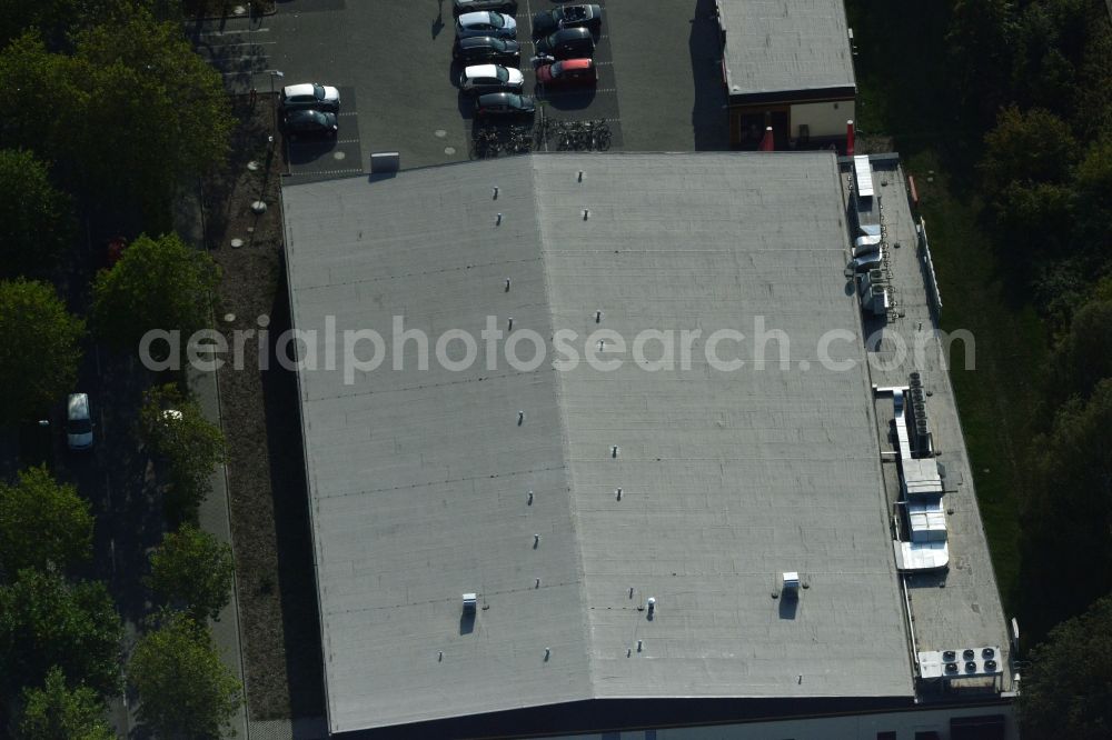 Aerial image Berlin OT Karow - View of a branch of the supermarket Kaiser's Tengelmann in the district of Karow in Berlin