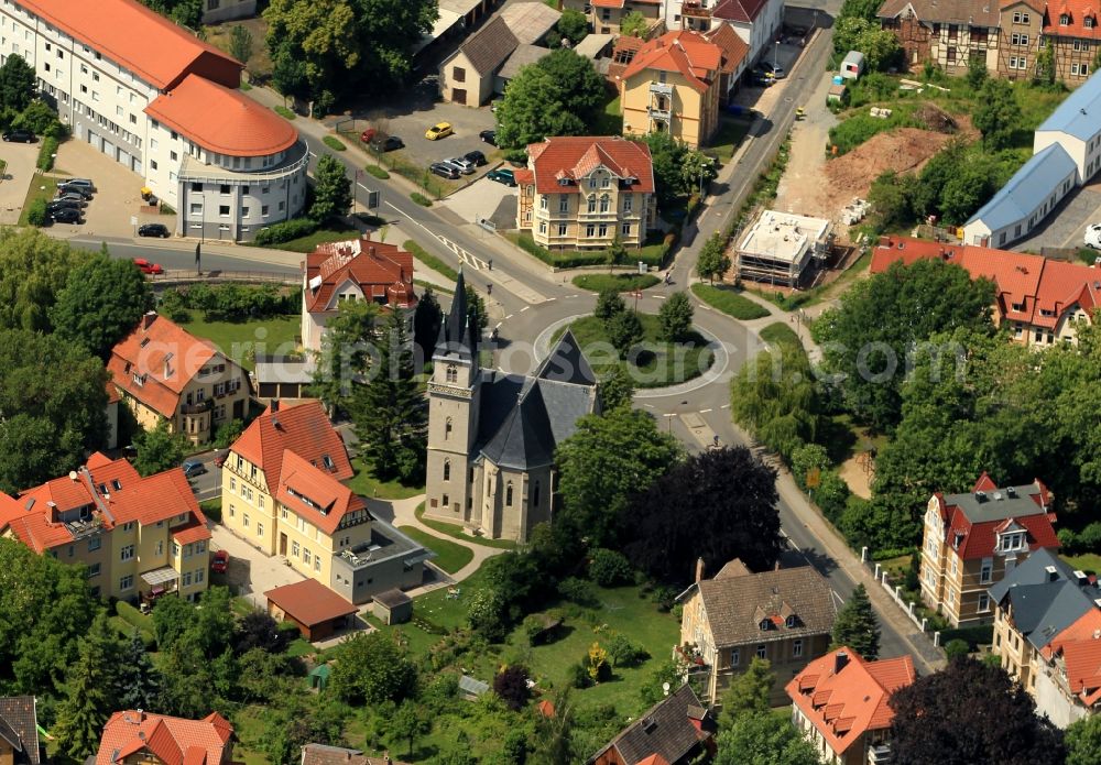 Aerial image Sondershausen - On Elisabethplatz Sondershausen in Thuringia is the Catholic St. Elisabeth Church. The neo-Gothic church was built about a hundred years ago. The striking new building on Schiller Road is the tax office