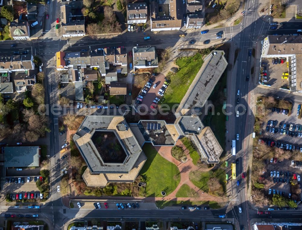 Aerial photograph Velbert - View of the block Nedderstrasse / corner Friedrich-Ebert-Strasse on which are situated the buildings of the finance office Velbert in the state North Rhine-Westphalia