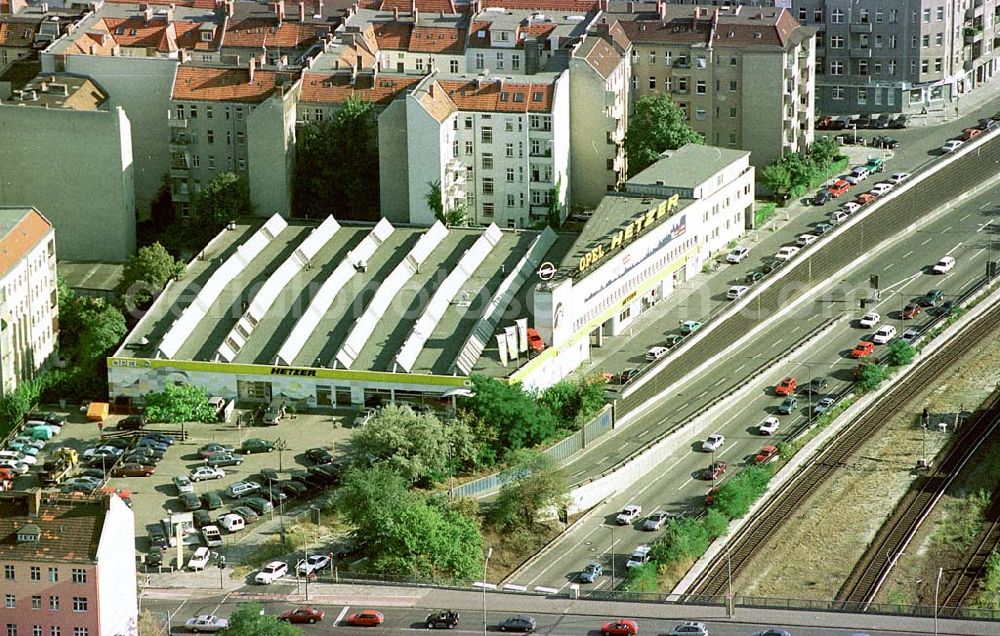 Aerial photograph Berlin - Firma Hetzer GmbH & Co. Automobil - KG, Saldernstraße 5 in 14059 Berlin Tel.: 030-3209060