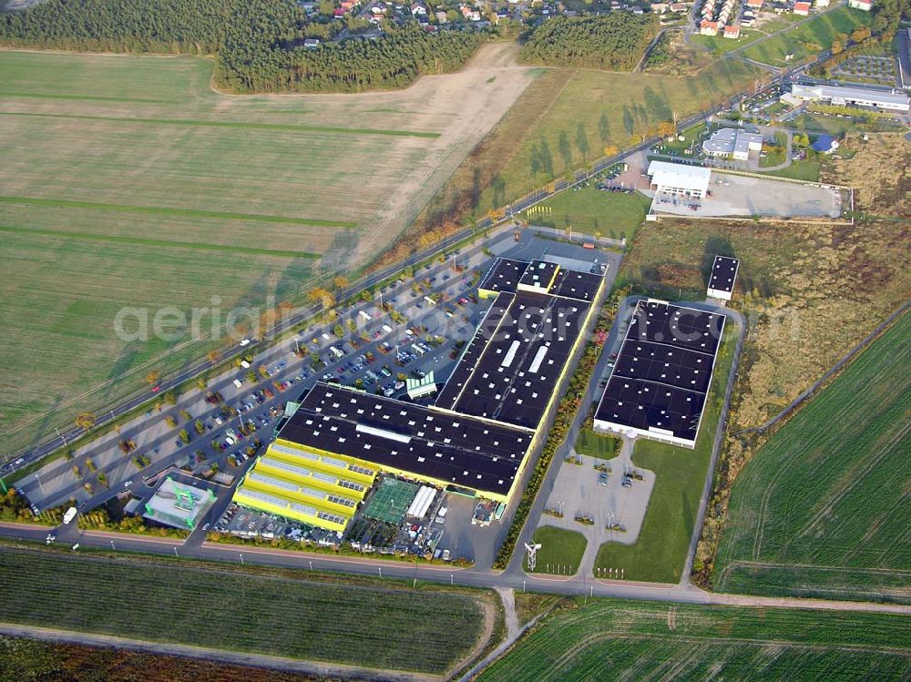 Aerial image Luckenwalde - 05.10.2004 Möbeloase und Verkaufsmarkt im Industriegebiet in der Frankenfelder Chaussee 10, 14943 Luckenwalde,der Firmengruppe Bozkurt.