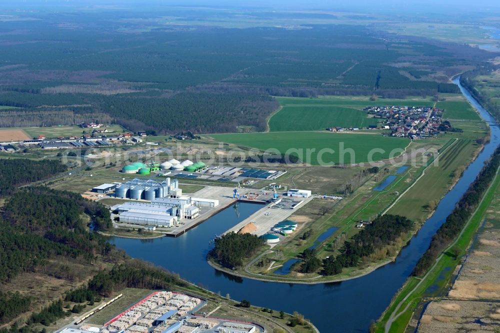 Schwedt/Oder from above - Company grounds and facilities of Agravis OST GmbH & Co. KG Region Uckermark in Schwedt/Oder in the state Brandenburg, Germany