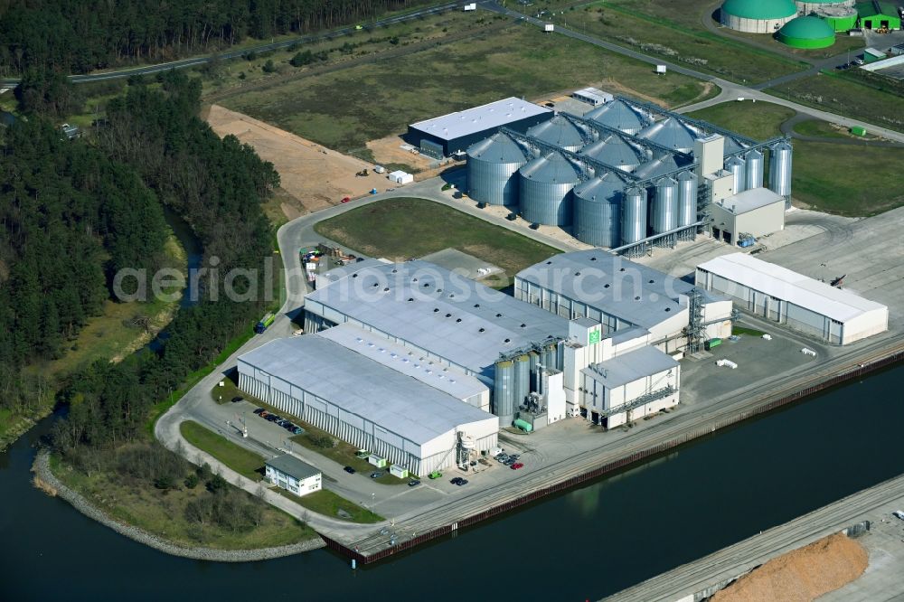 Schwedt/Oder from above - Company grounds and facilities of Agravis OST GmbH & Co. KG Region Uckermark in Schwedt/Oder in the state Brandenburg, Germany