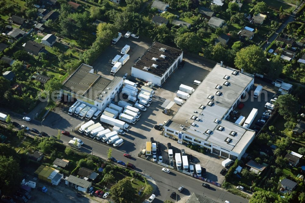 Aerial photograph Berlin - Company grounds of Allround Autovermietung at Ullsteinstreet in the district Mariendorf in Berlin