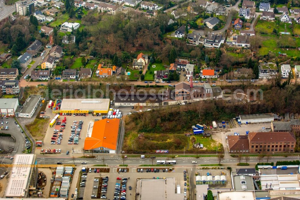 Mülheim an der Ruhr from the bird's eye view: Company grounds and facilities of the car paint shop Rissewyck in Muelheim on the Ruhr in the state of North Rhine-Westphalia