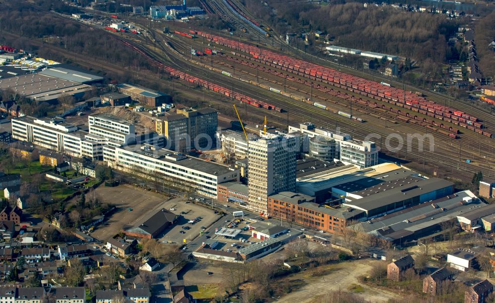 Aerial photograph Oberhausen - Premises of BABCOCK Fertigungszentrum GmbH with warehouses, corporate buildings and production facilities at Ragierbahnhof in Oberhausen in North Rhine-Westphalia