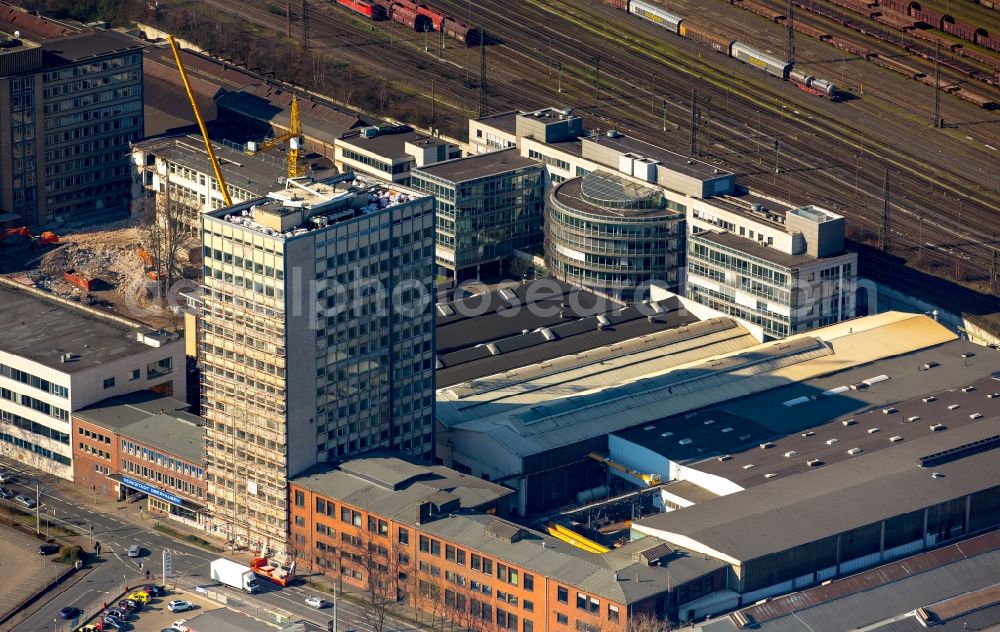 Oberhausen from above - Premises of BABCOCK manufacturing center GmbH with warehouses, corporate buildings and production facilities in Oberhausen in North Rhine-Westphalia