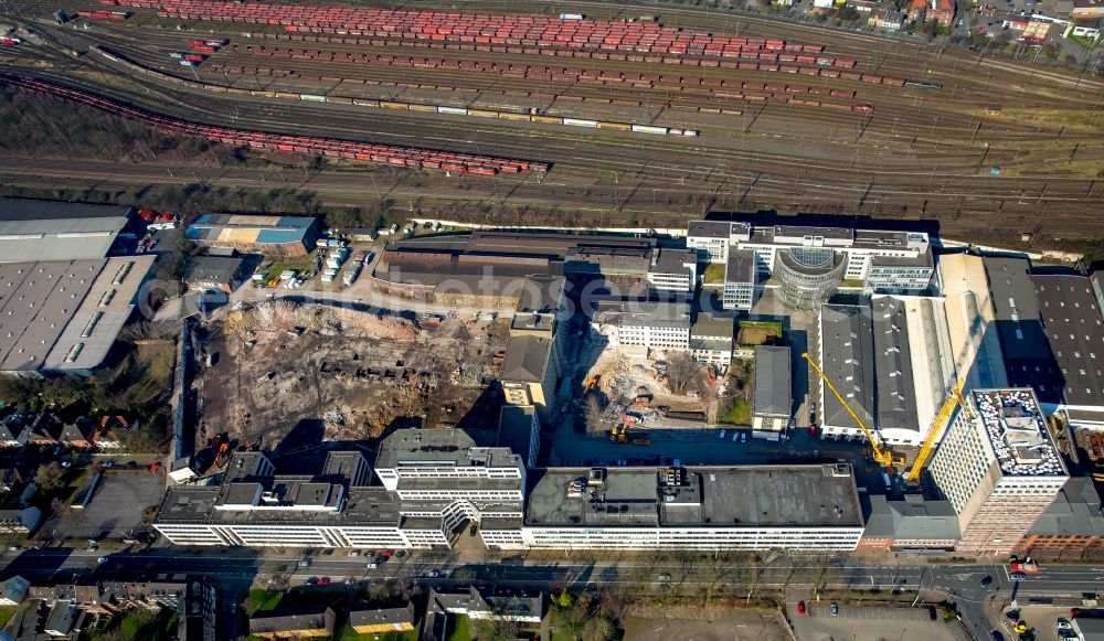 Aerial photograph Oberhausen - Premises of BABCOCK manufacturing center GmbH with warehouses, corporate buildings and production facilities in Oberhausen in North Rhine-Westphalia