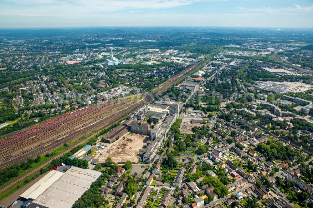 Oberhausen from the bird's eye view: Premises of BABCOCK manufacturing center GmbH with warehouses, corporate buildings and production facilities in Oberhausen in North Rhine-Westphalia