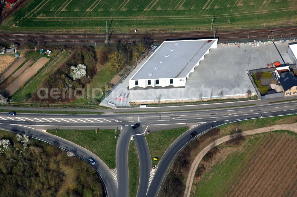 Aerial image Bodenheim - Company grounds and facilities of Bauunternehmens Lang in Bodenheim in the state Rhineland-Palatinate. Company premises of construction company Lang with vehicle hall in Bodenheim in the state of Rhineland-Palatinate. The company focuses on cable ducting construction and underground pipeline construction