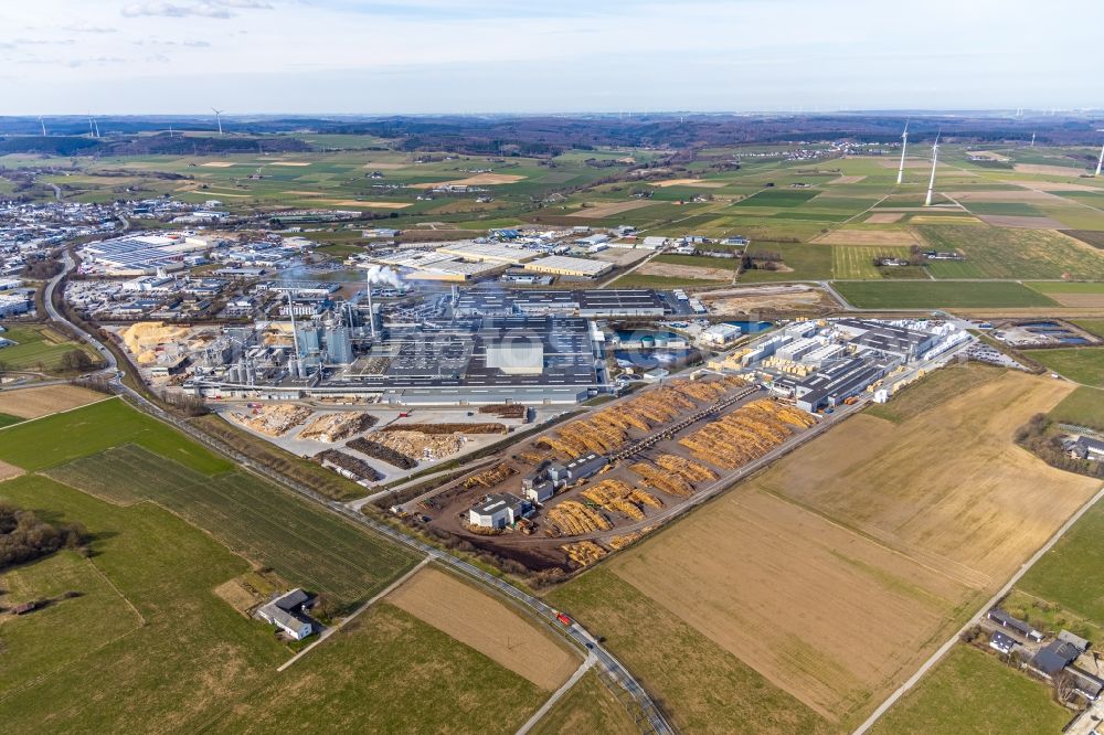 Brilon from the bird's eye view: Company grounds and facilities of of EGGER Holzwerkstoffe Brilon GmbH & Co. KG in Brilon in the state North Rhine-Westphalia, Germany