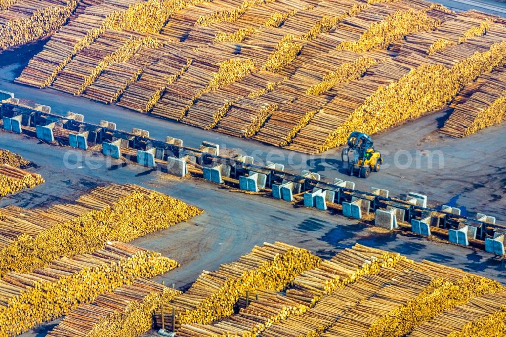 Brilon from the bird's eye view: Company grounds and facilities of of EGGER Holzwerkstoffe Brilon GmbH & Co. KG in Brilon in the state North Rhine-Westphalia, Germany