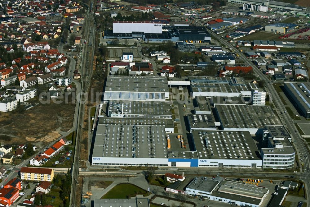 Aerial image Mindelheim - Company premises of the GROB-WERKE GmbH & Co. KG with halls, company buildings and production facilities on Hochvogelstrasse in the industrial park in Mindelheim in the state Bavaria, Germany