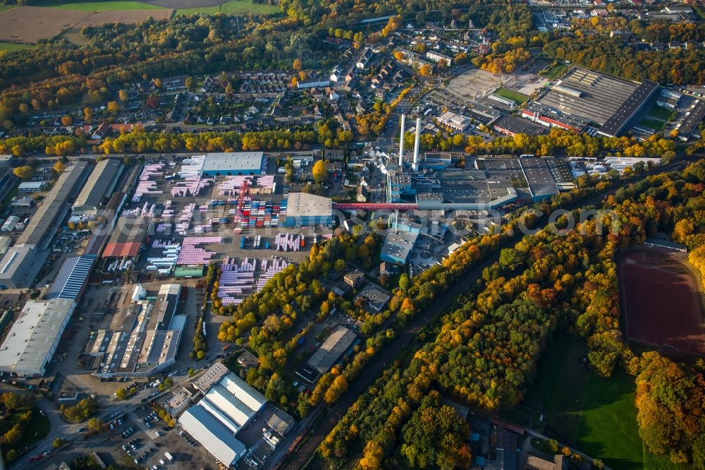 Gladbeck from the bird's eye view: Company grounds and facilities of DEUTSCHE ROCKWOOL Mineralwoll GmbH & Co. OHG in the Southwest of autumnal Gladbeck in the state of North Rhine-Westphalia