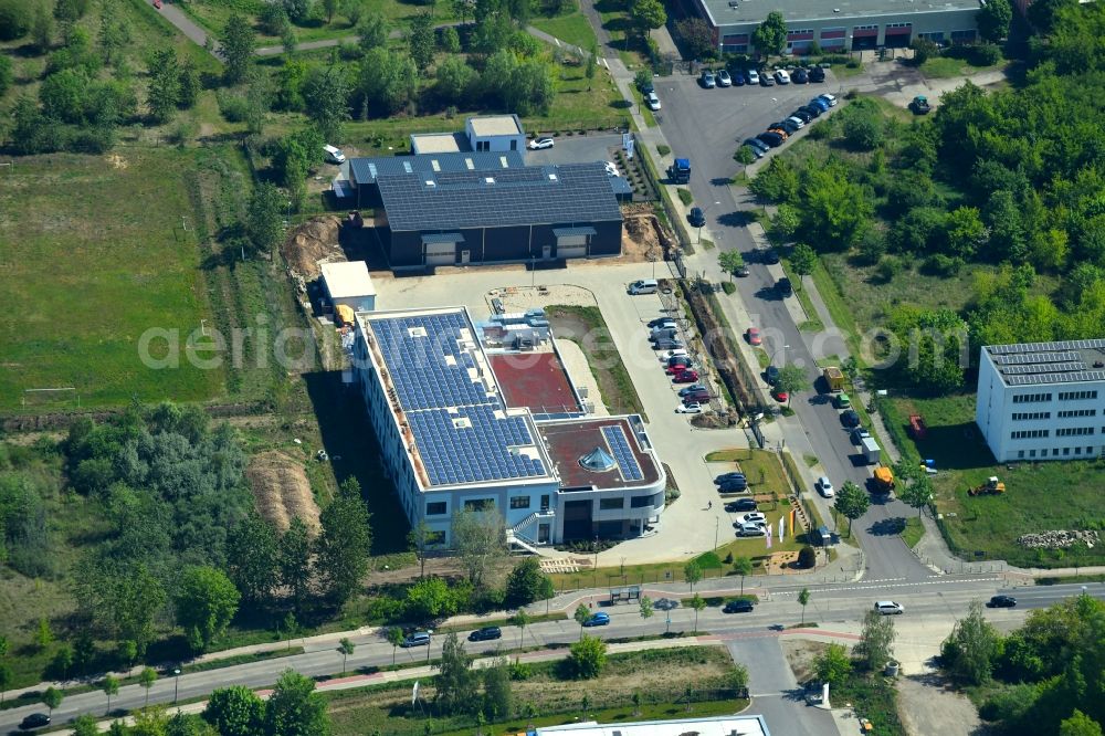 Aerial image Berlin - Company grounds and facilities of dopa diamond tools a?? a division of dopa Entwicklungsgesellschaft fuer Oberflaechenbearbeitungstechnologie mbH Zu den Krugwiesen in the district Neu-Hohenschoenhausen in Berlin, Germany