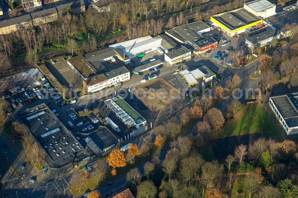 Gelsenkirchen from the bird's eye view: Company grounds and facilities of Fahrzeug-Werke LUEG AG in Gelsenkirchen - Buer in the state North Rhine-Westphalia