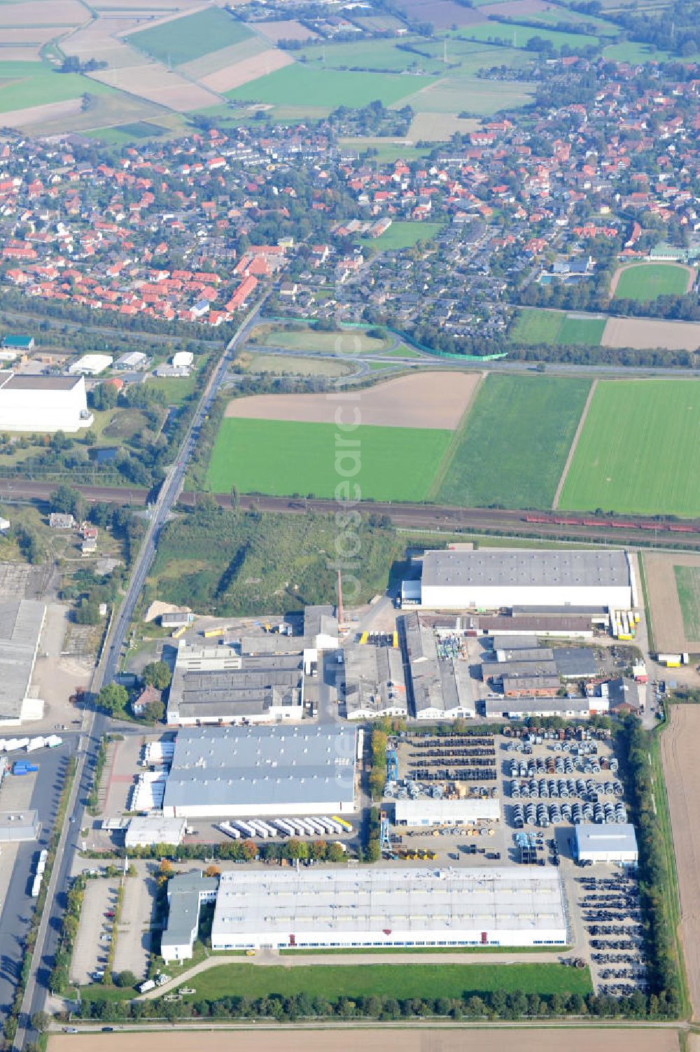 Wunstorf from the bird's eye view: Blick auf das Firmengelände der Firma BRUGG Rohrsysteme GmbH an der Adolf Oesterheld Str. 31 in 32515 Wunstorf. Das Unternehmen ist Spezialanbieter für Rohrsysteme zum Transport von Flüssigkeiten , Gasen und Wärme. Premises of the company in Brugg Pipe Systems Inc. in Wunstorf / Lower Saxony - Germany.