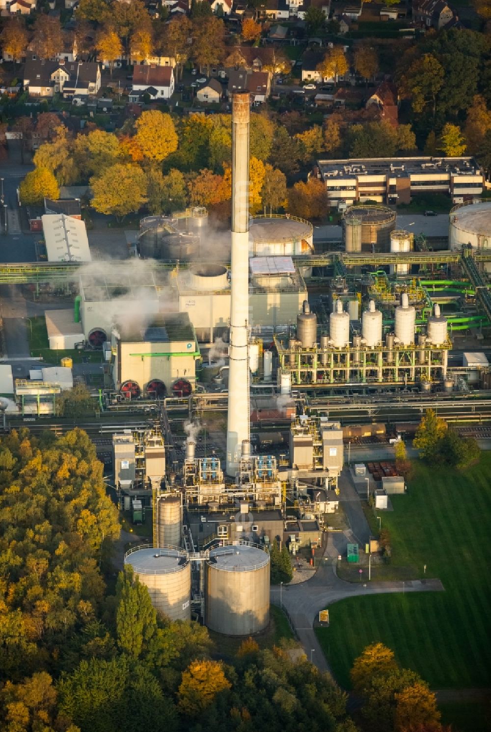 Aerial image Gladbeck - Company grounds and facilities of INEOS Phenol works in the North of autumnal Gladbeck in the state of North Rhine-Westphalia