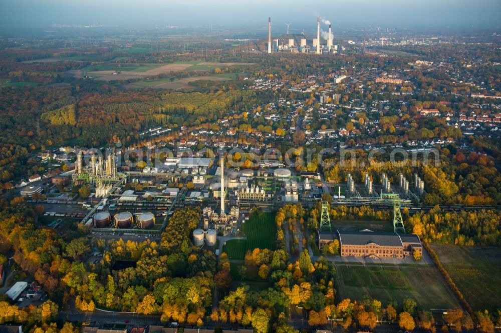 Gladbeck from above - Company grounds and facilities of INEOS Phenol works in the North of autumnal Gladbeck in the state of North Rhine-Westphalia