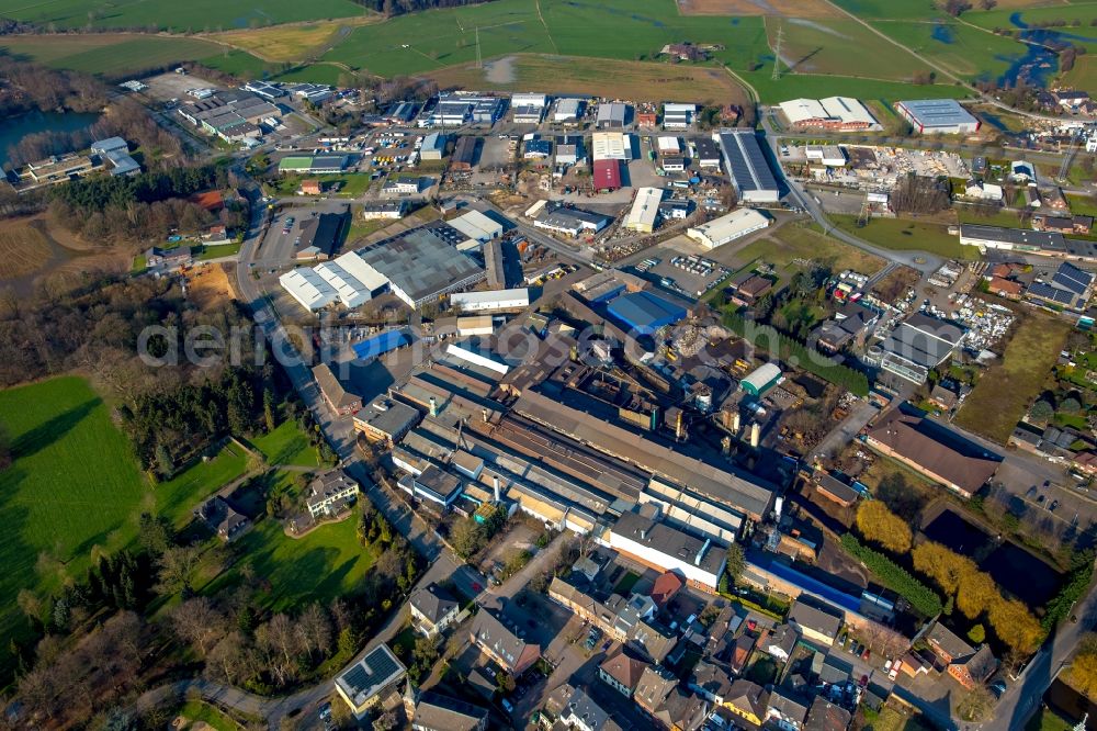 Aerial photograph Isselburg - Company grounds and facilities of Isselguss GmbH in Isselburg in the state of North Rhine-Westphalia