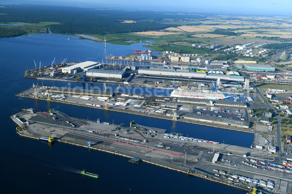 Rostock from above - Company grounds and facilities of Liebherr-MCCtec GmbH in Rostock in the state Mecklenburg - Western Pomerania