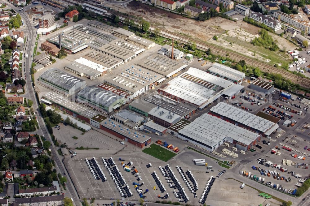 Aerial photograph München - The premises of Franz Xaver Meiller Fahrzeug- und Maschinenfabrik GmbH & Co KG is between Allacher Strasse, Untermenzinger Strasse and Memminger Platz, postal address Ambossstrasse 4 in Munich Moosach in the state Bavaria