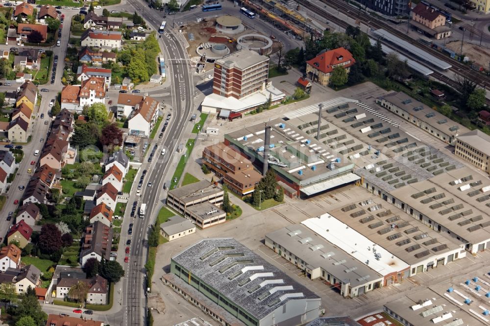 München from above - The premises of Franz Xaver Meiller Fahrzeug- und Maschinenfabrik GmbH & Co KG is between Allacher Strasse, Untermenzinger Strasse and Memminger Platz, postal address Ambossstrasse 4 in Munich Moosach in the state Bavaria