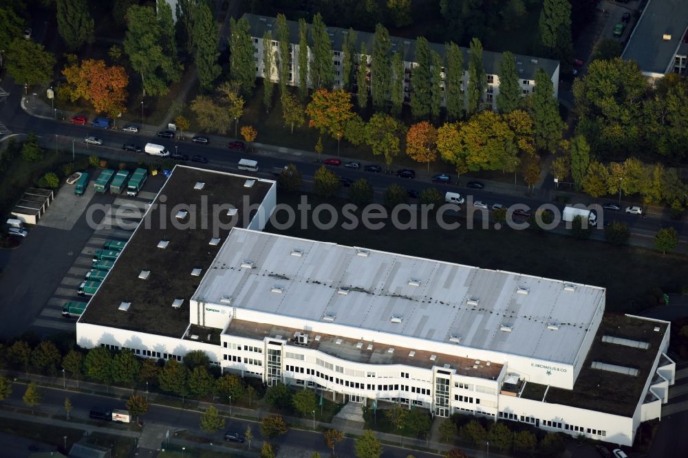 Aerial photograph Berlin - Company grounds and facilities of the paper wholesaler Igepa group co-founder E.Michaelis & Co. in the Tabbertstrasse in Berlin