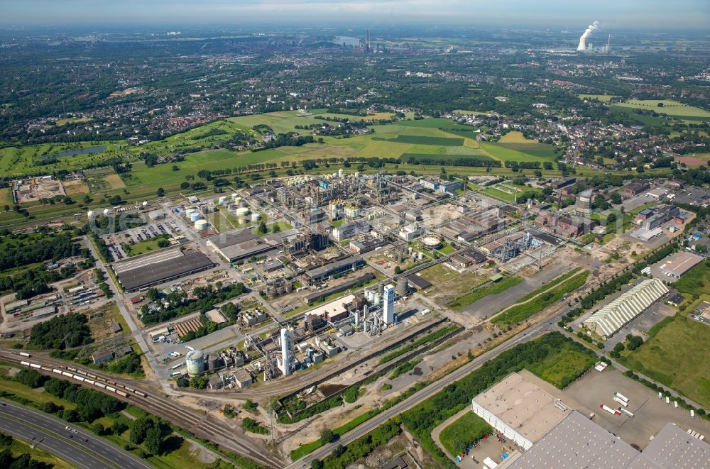 Oberhausen from above - Company grounds and facilities of Polimeri Europa GmbH in Oberhausen in the state North Rhine-Westphalia