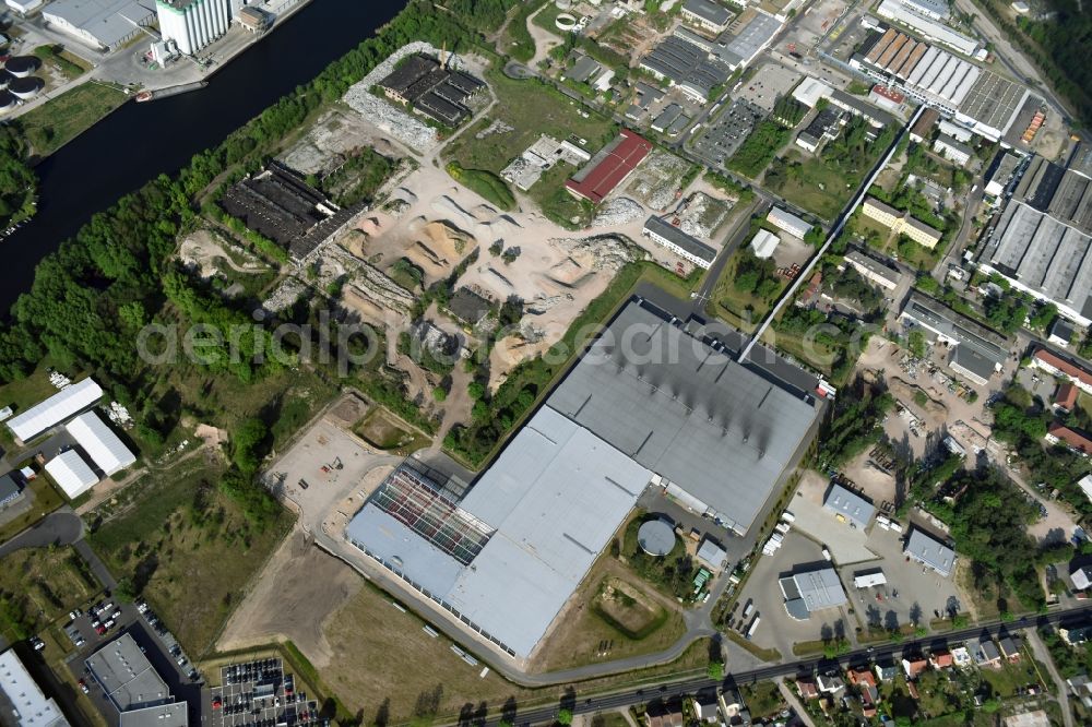 Aerial photograph Fürstenwalde/Spree - Industrial and commercial area of R F L Reifen-Felgen-Logistik Speditions- und Lager GmbH on Traenkestrasse - Langewahler Strassein Fuerstenwalde/Spree in the state Brandenburg