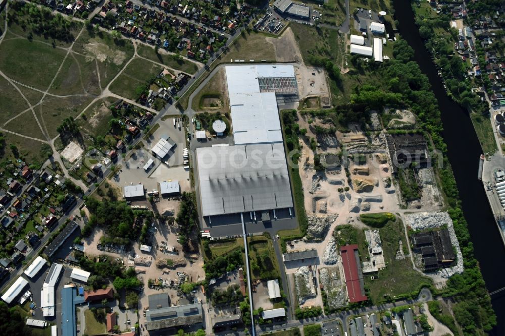 Fürstenwalde/Spree from above - Industrial and commercial area of R F L Reifen-Felgen-Logistik Speditions- und Lager GmbH on Traenkestrasse - Langewahler Strassein Fuerstenwalde/Spree in the state Brandenburg