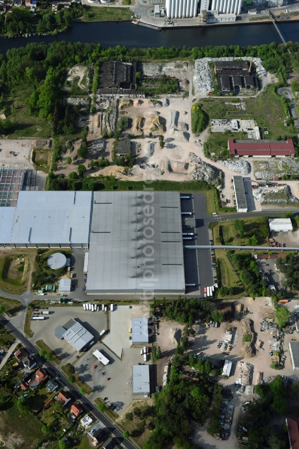 Fürstenwalde/Spree from above - Industrial and commercial area of R F L Reifen-Felgen-Logistik Speditions- und Lager GmbH on Traenkestrasse - Langewahler Strassein Fuerstenwalde/Spree in the state Brandenburg